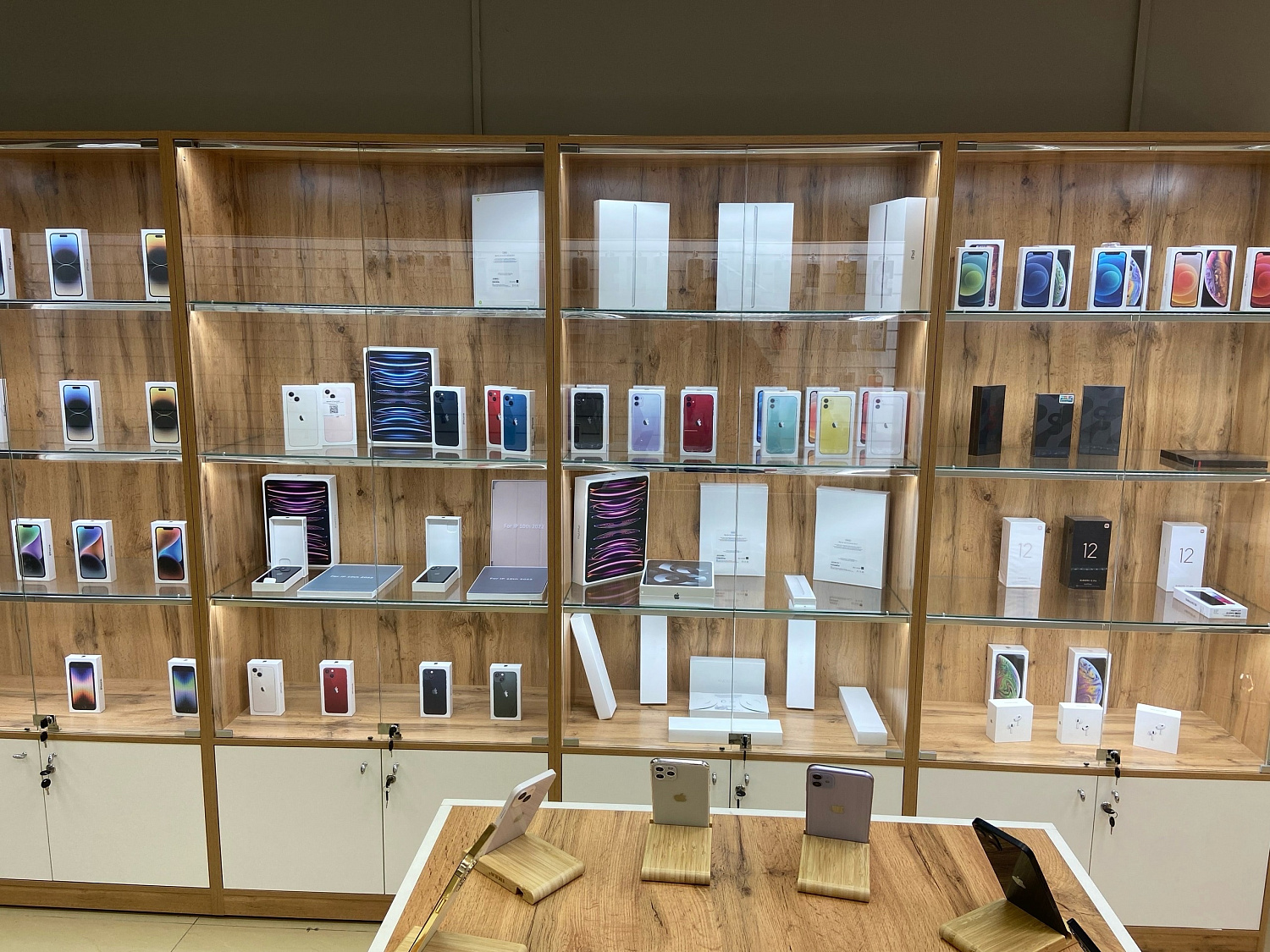 Омск! Apple Store уже с вами!